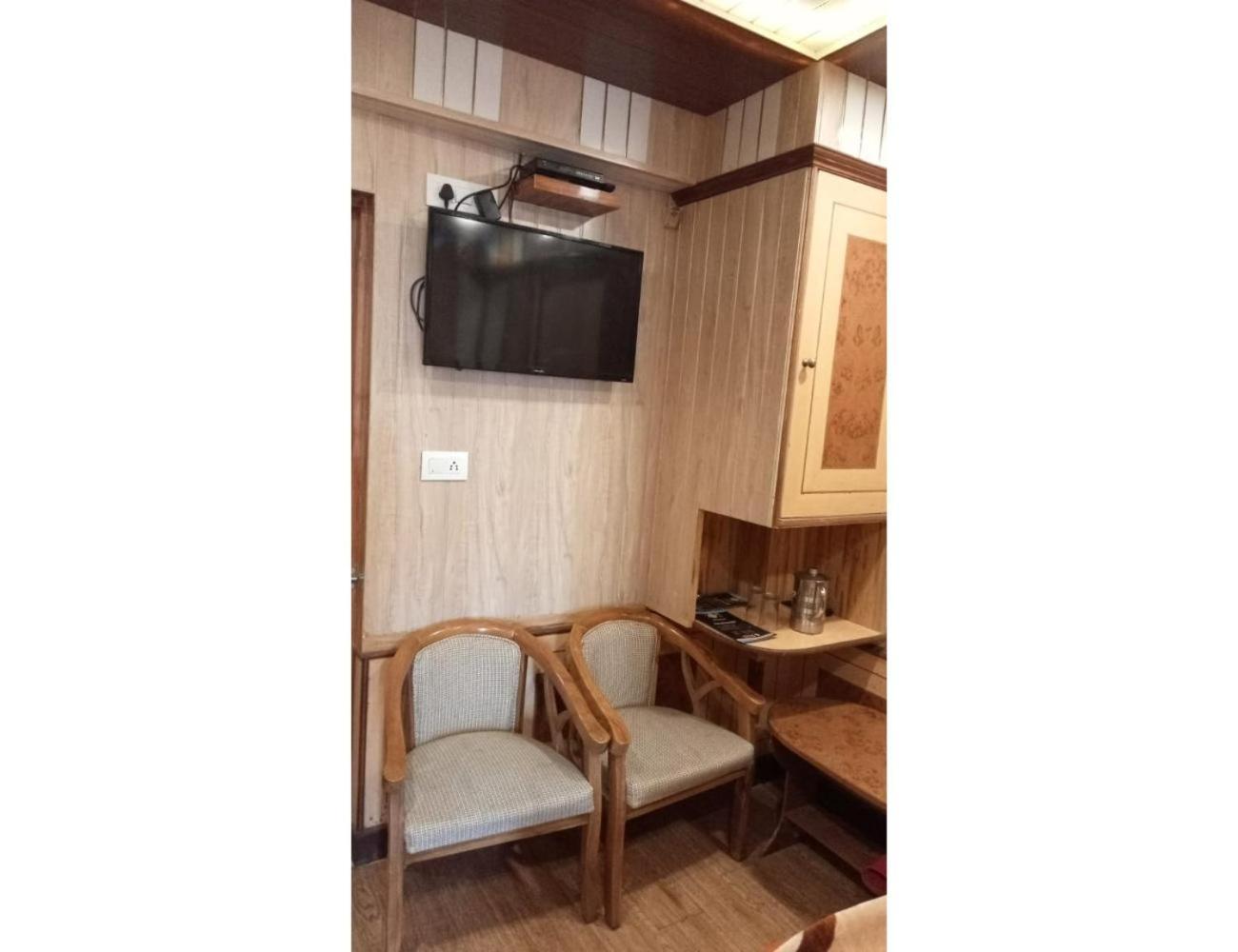 Hotel Doegar, Шимла Экстерьер фото